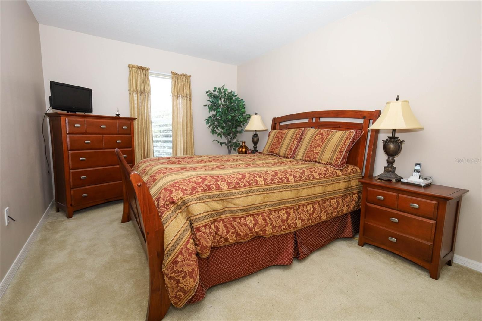 Image 33 of 42 For 210 Pinefield Drive