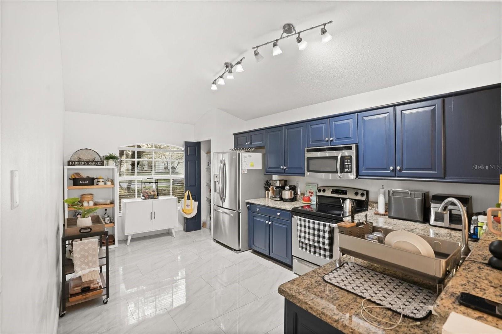 Image 8 of 30 For 248 Longhirst Loop