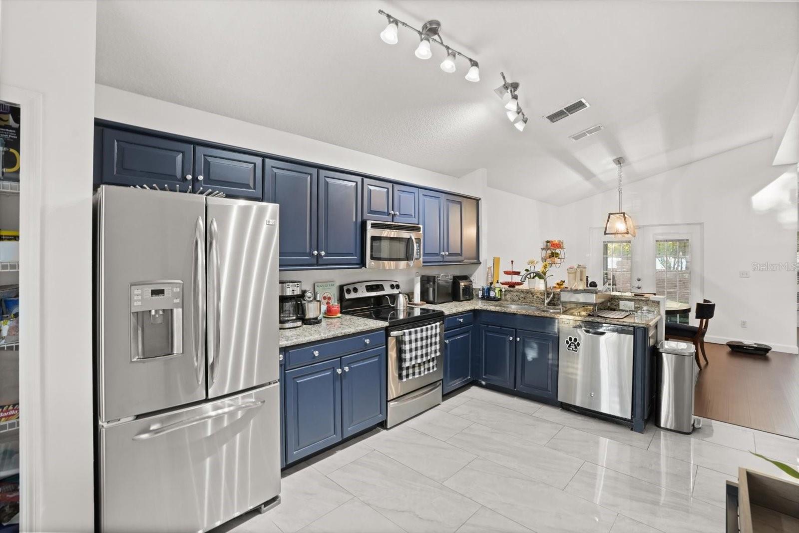 Image 9 of 30 For 248 Longhirst Loop