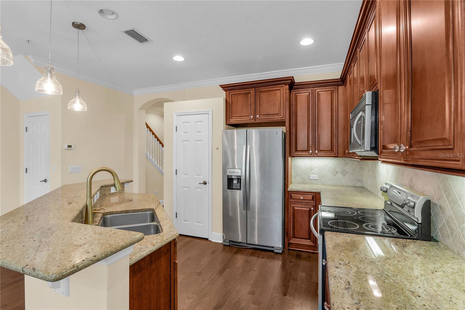 Image 17 of 43 For 1393 Benevolent Street