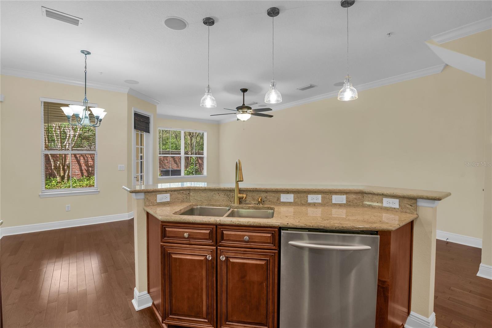 Image 18 of 43 For 1393 Benevolent Street