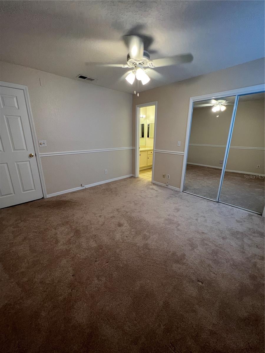 Image 14 of 30 For 954 Forest Ridge Court 202
