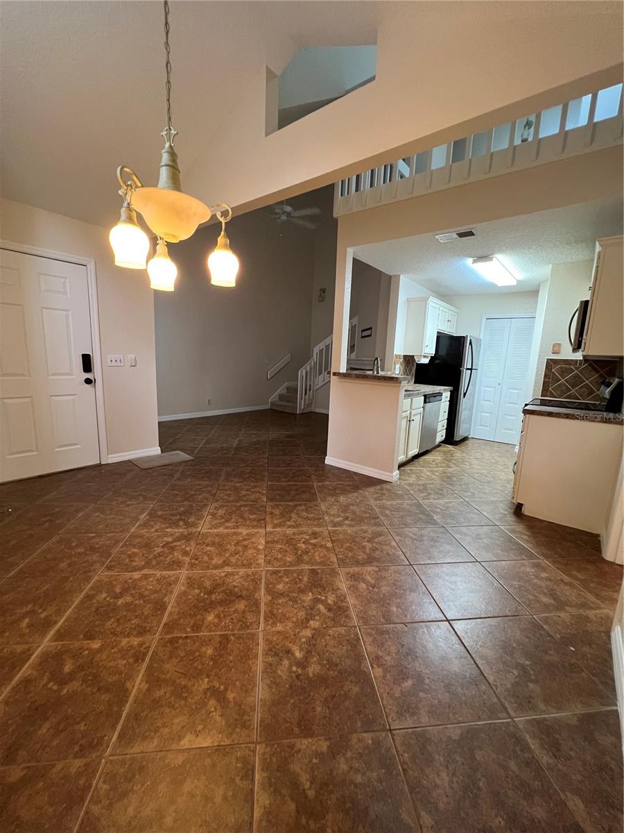 Image 4 of 30 For 954 Forest Ridge Court 202