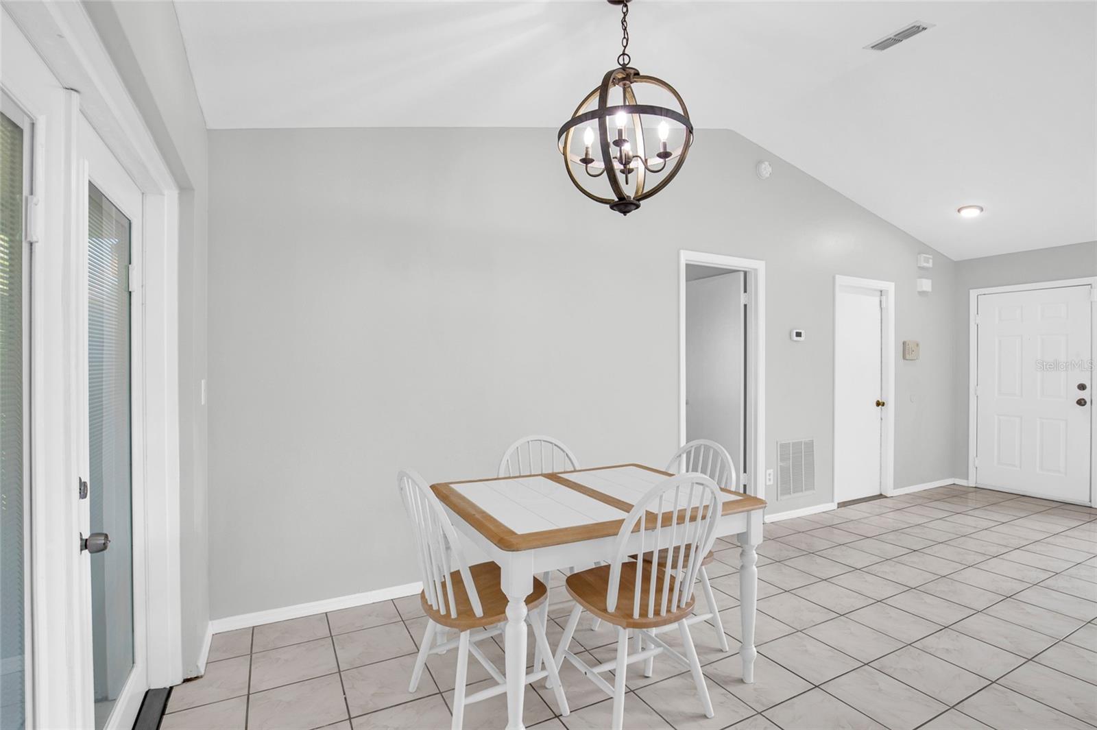 Image 9 of 22 For 1572 Monticello Street