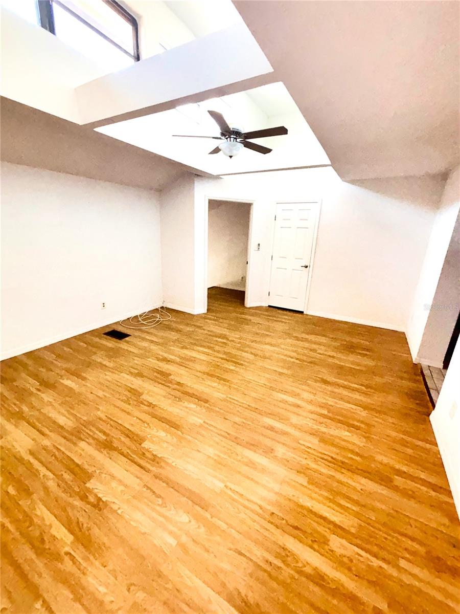 Image 12 of 23 For 2583 Countryside Boulevard 3309