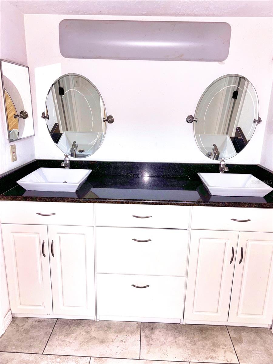 Image 14 of 23 For 2583 Countryside Boulevard 3309