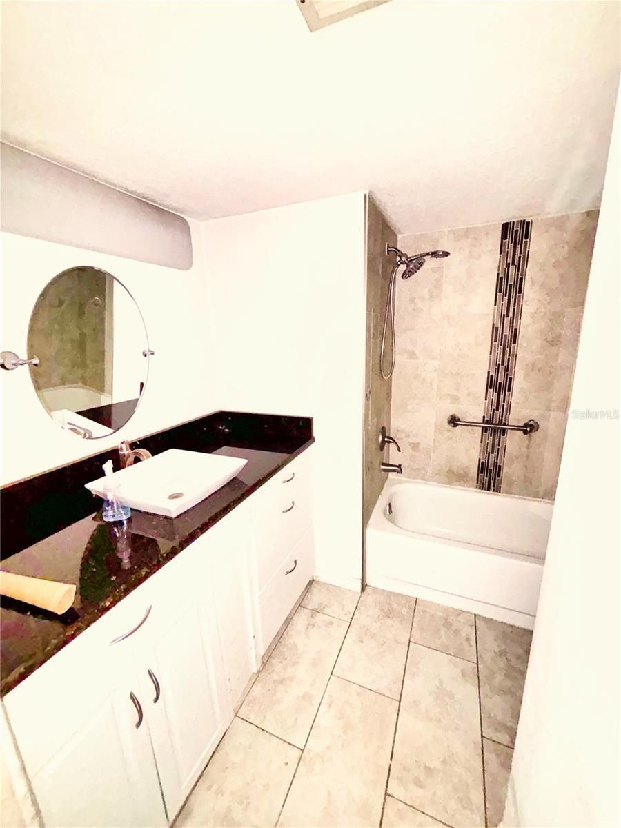 Image 15 of 23 For 2583 Countryside Boulevard 3309