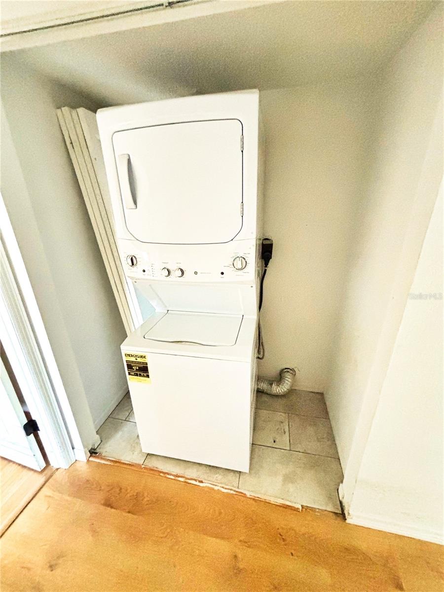 Image 18 of 23 For 2583 Countryside Boulevard 3309