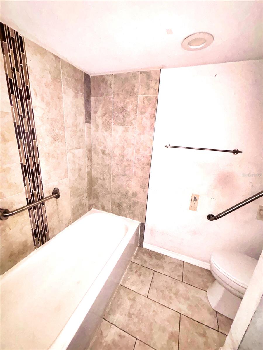 Image 19 of 23 For 2583 Countryside Boulevard 3309