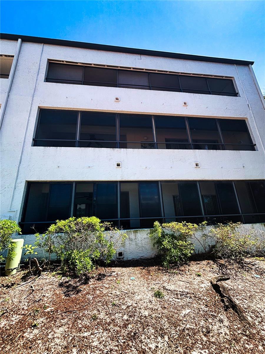 Image 2 of 23 For 2583 Countryside Boulevard 3309