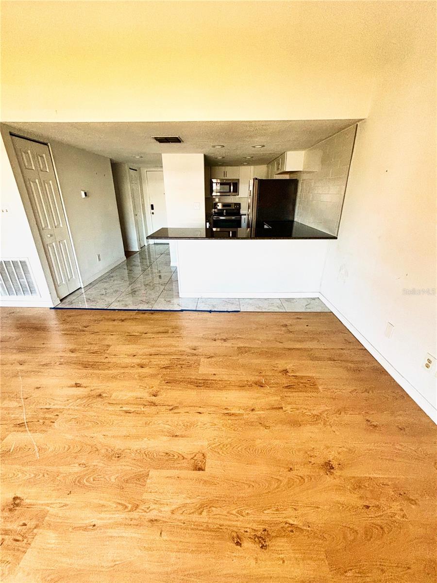 Image 6 of 23 For 2583 Countryside Boulevard 3309