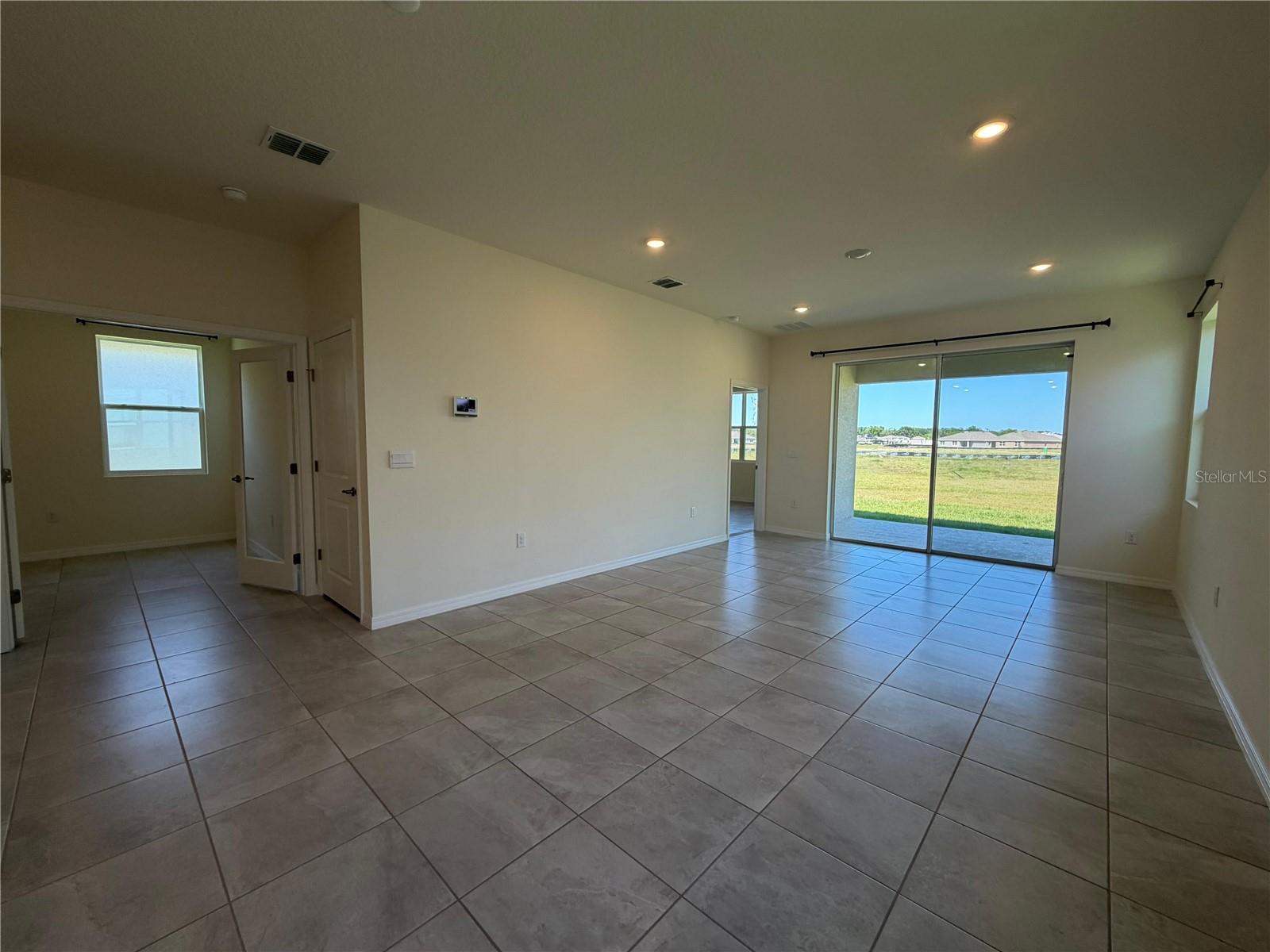 Image 4 of 19 For 8589 Pinecrest Trail