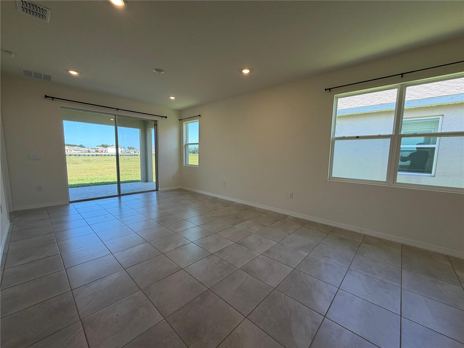 Image 5 of 19 For 8589 Pinecrest Trail