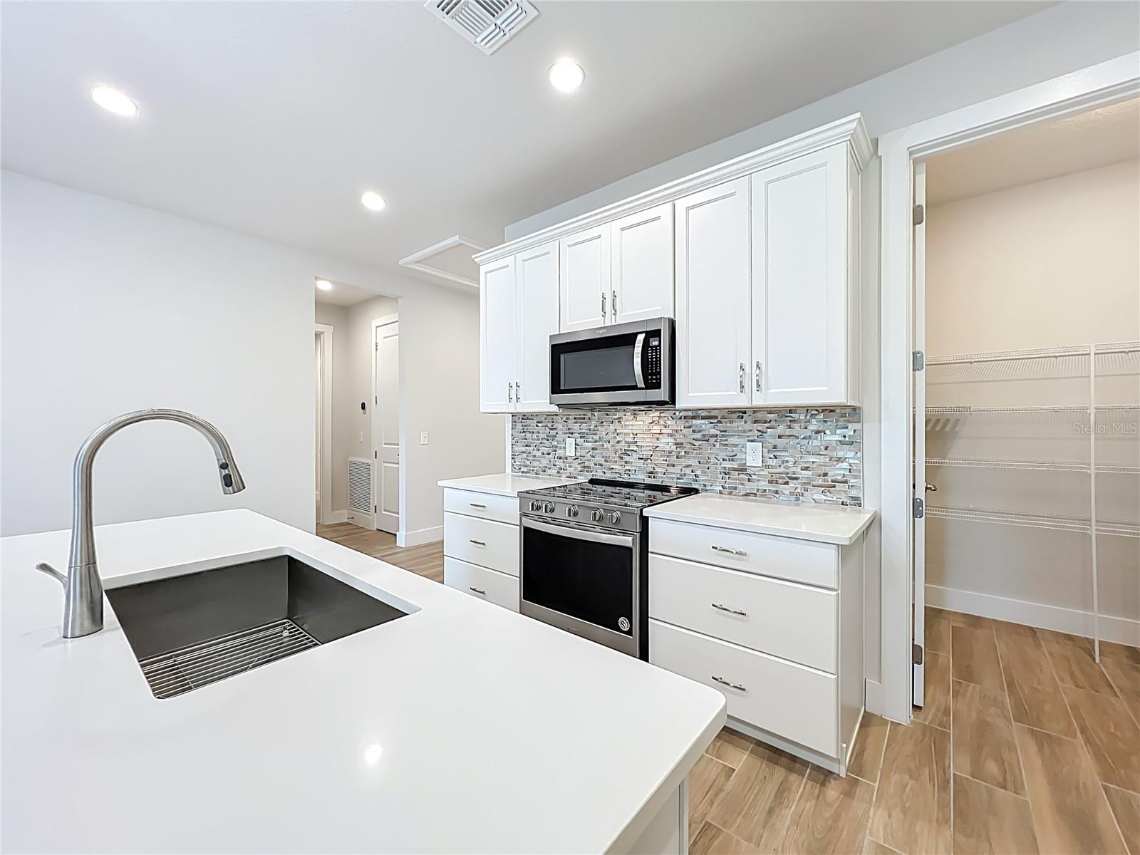 Image 14 of 47 For 3412 Bluff Oak Lane