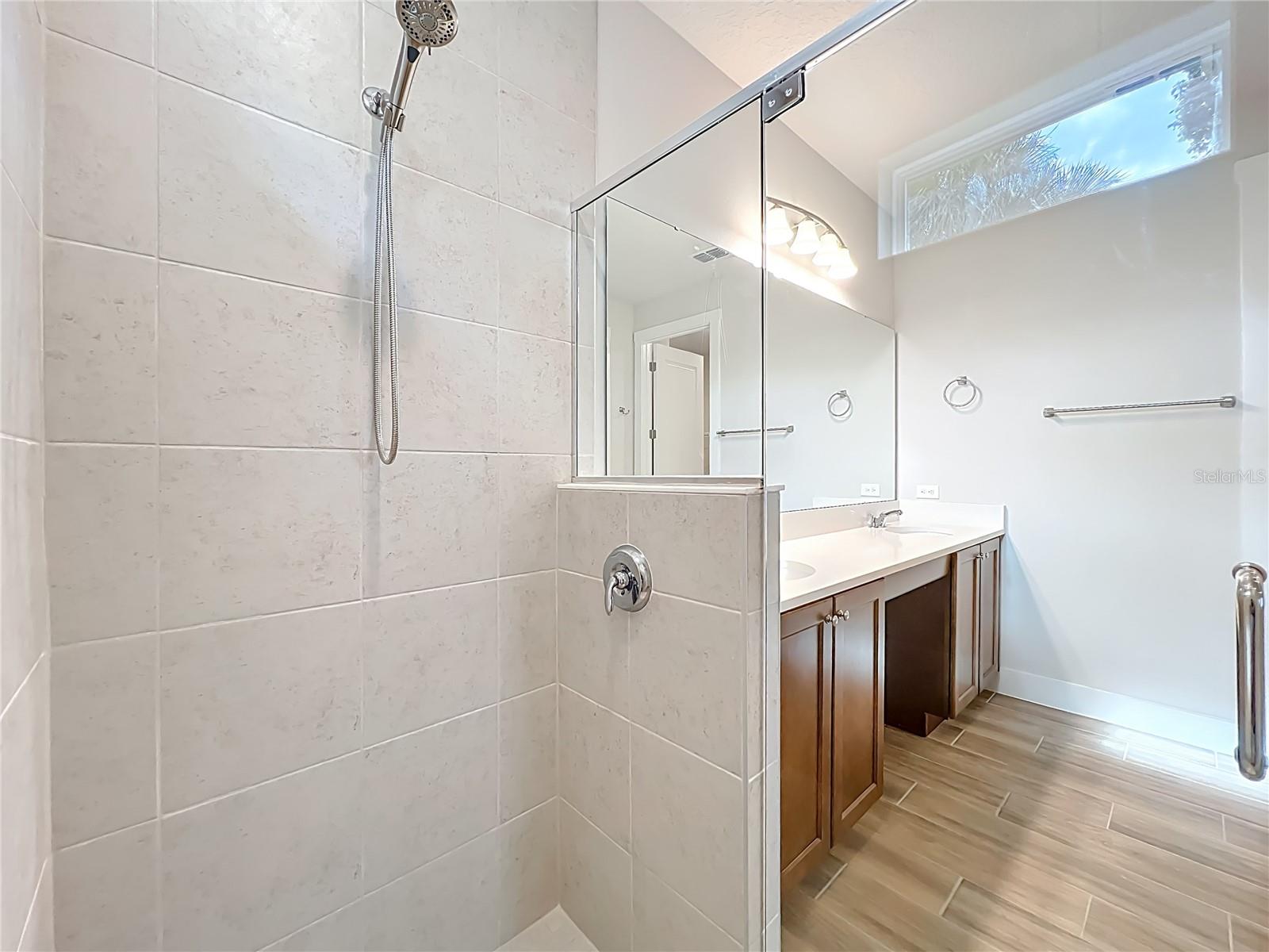 Image 25 of 47 For 3412 Bluff Oak Lane