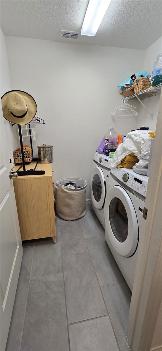 Image 20 of 30 For 1446 Geranium Drive