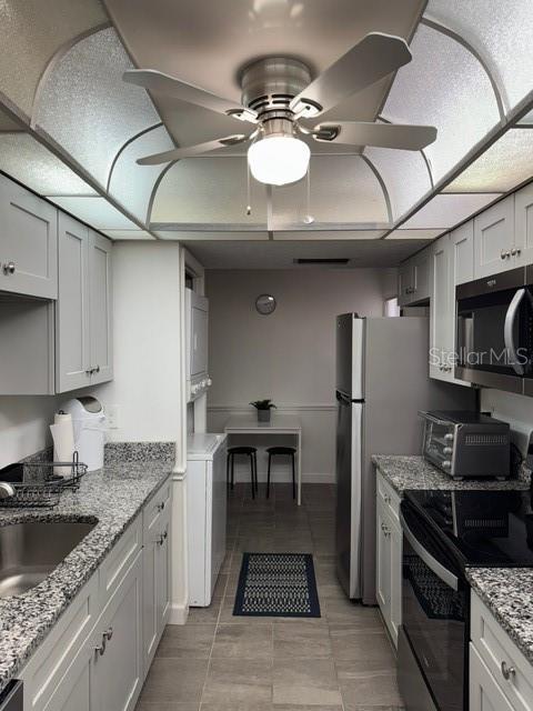 Image 21 of 23 For 2225 Holden Avenue 104