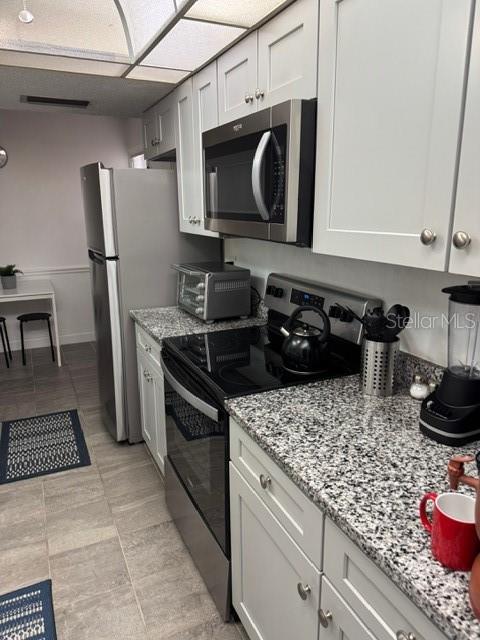 Image 22 of 23 For 2225 Holden Avenue 104