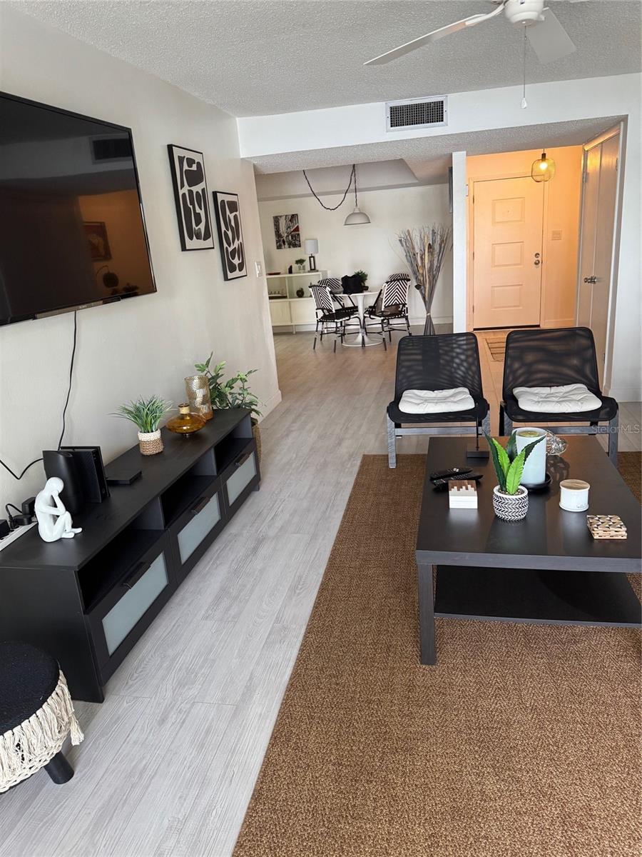 Image 6 of 23 For 2225 Holden Avenue 104