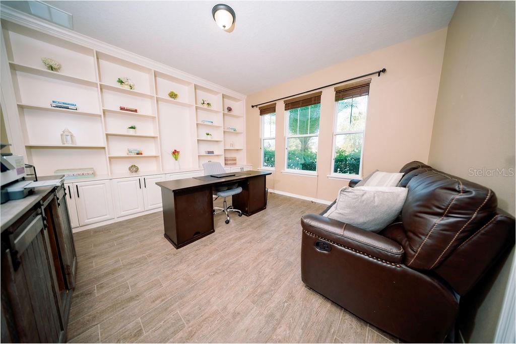 Image 4 of 43 For 8173 Gamemaster Avenue