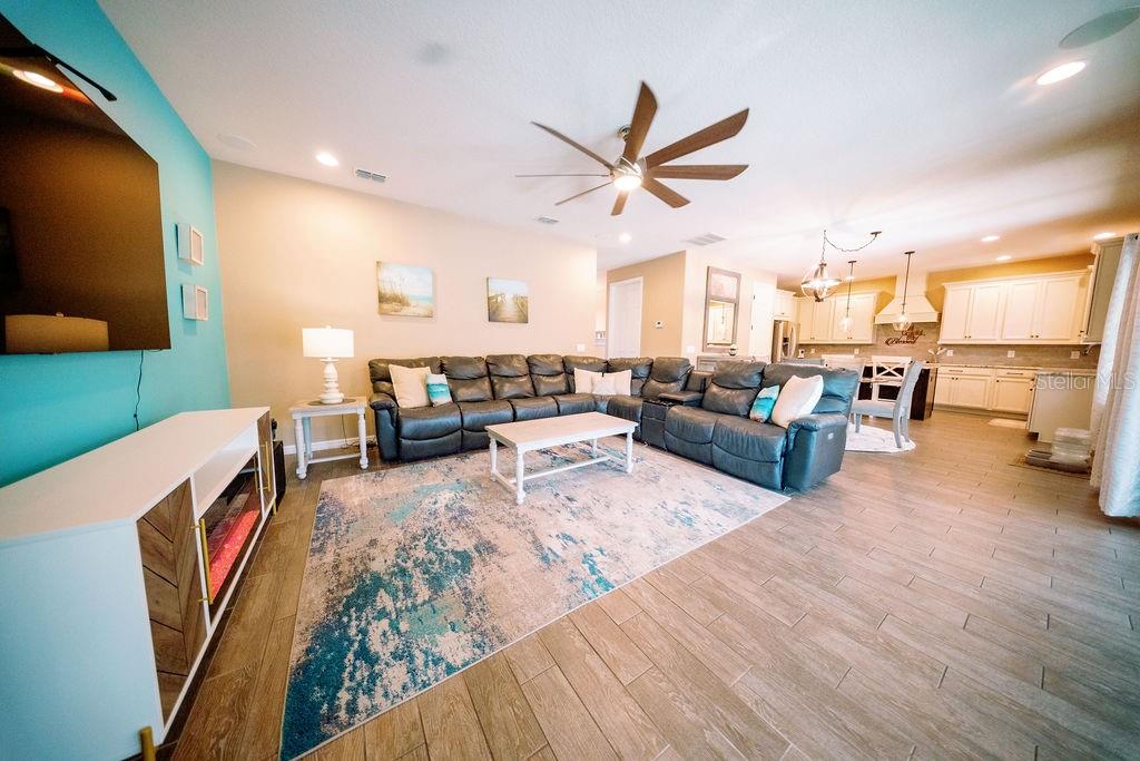 Image 6 of 43 For 8173 Gamemaster Avenue