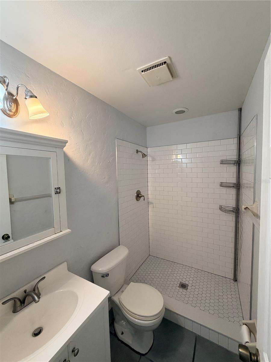 Image 20 of 21 For 661 Murphy Road