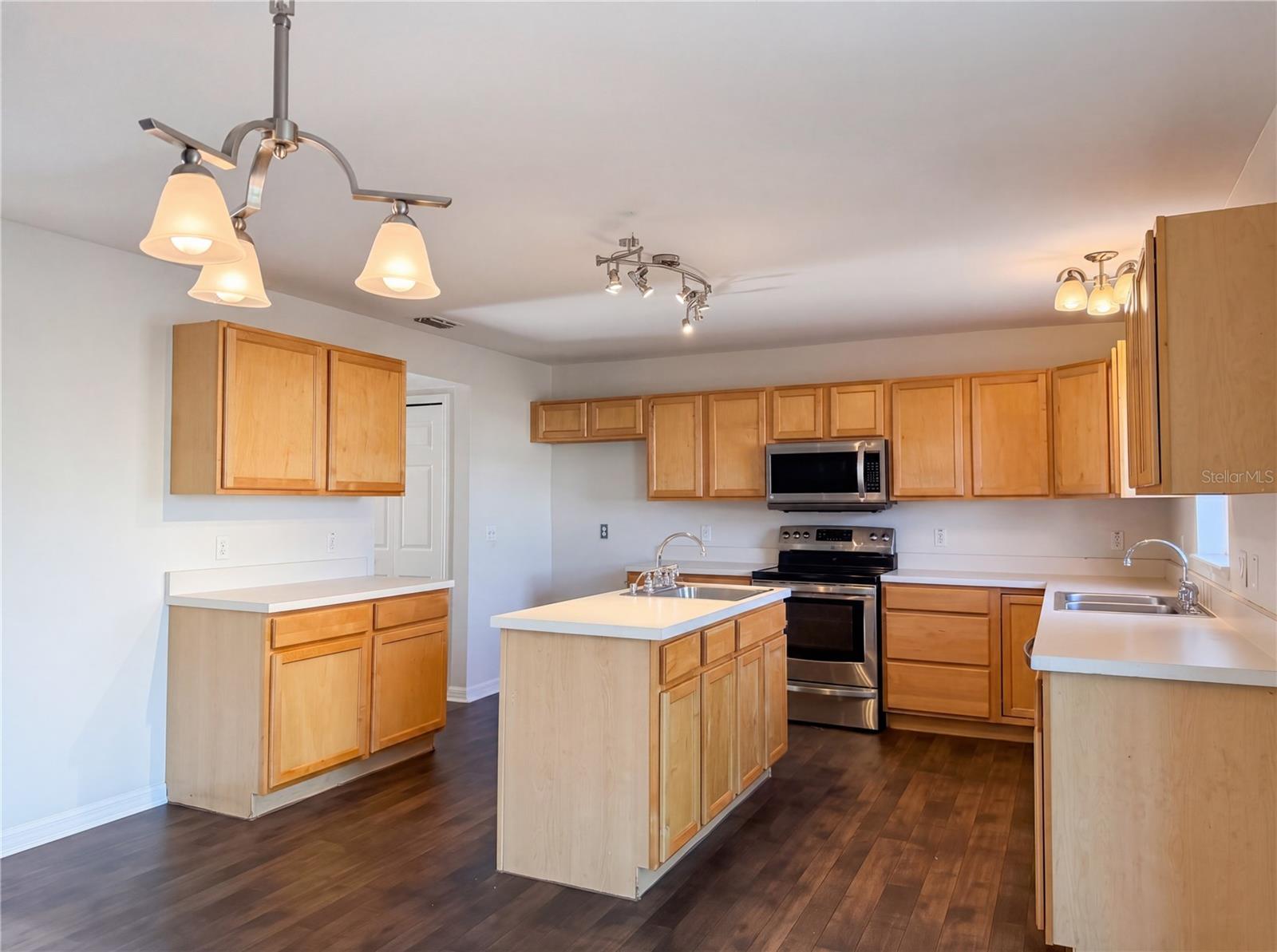 Image 10 of 29 For 10315 Boyette Creek Boulevard