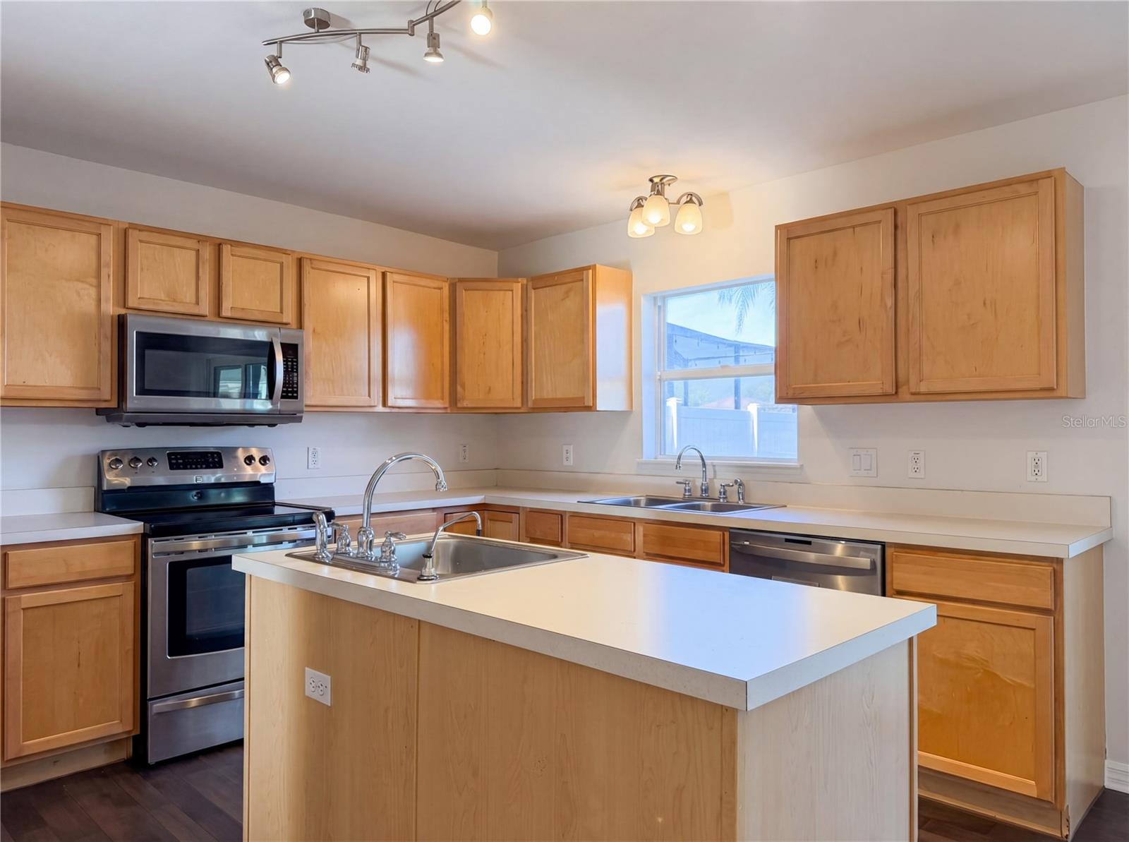 Image 11 of 29 For 10315 Boyette Creek Boulevard