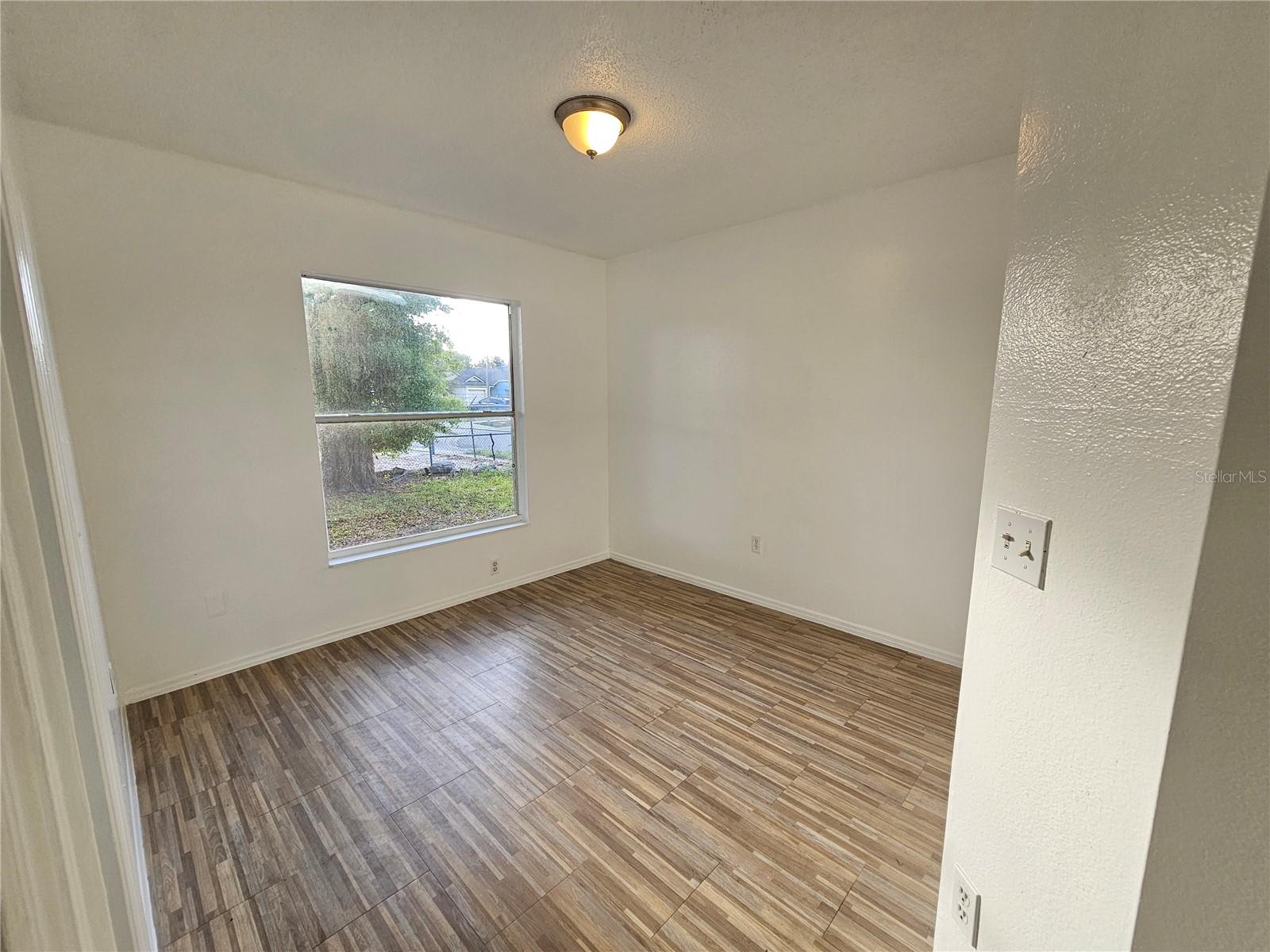 Image 13 of 15 For 430 Southern Charm Drive