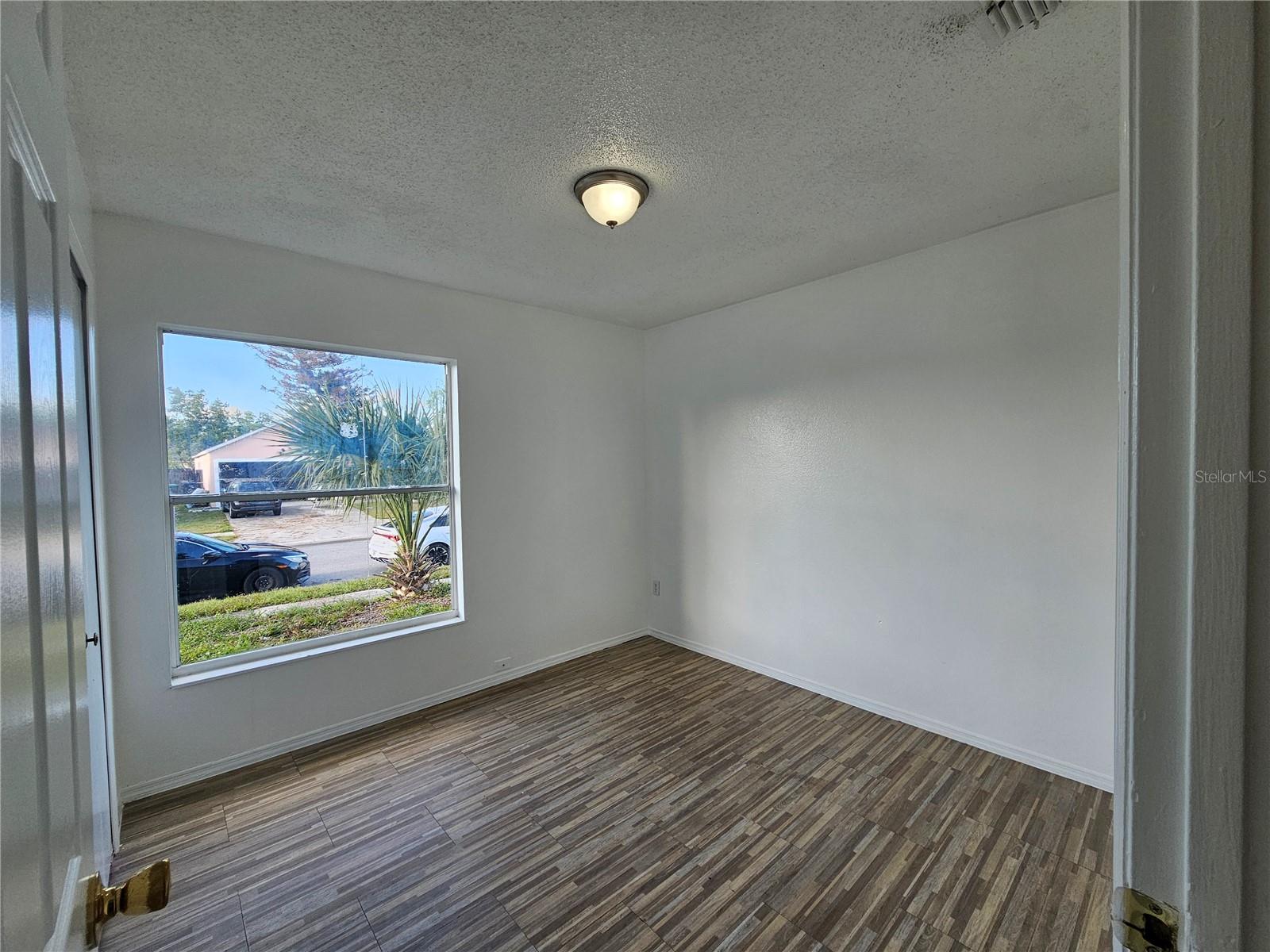 Image 14 of 15 For 430 Southern Charm Drive