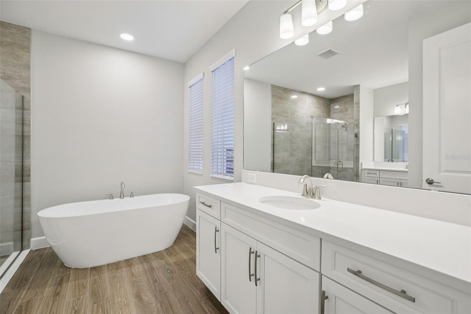 Image 21 of 60 For 2564 Hawks Overlook Place