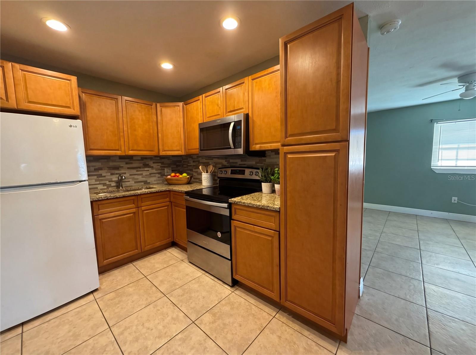 Image 3 of 11 For 1205 Avenue I