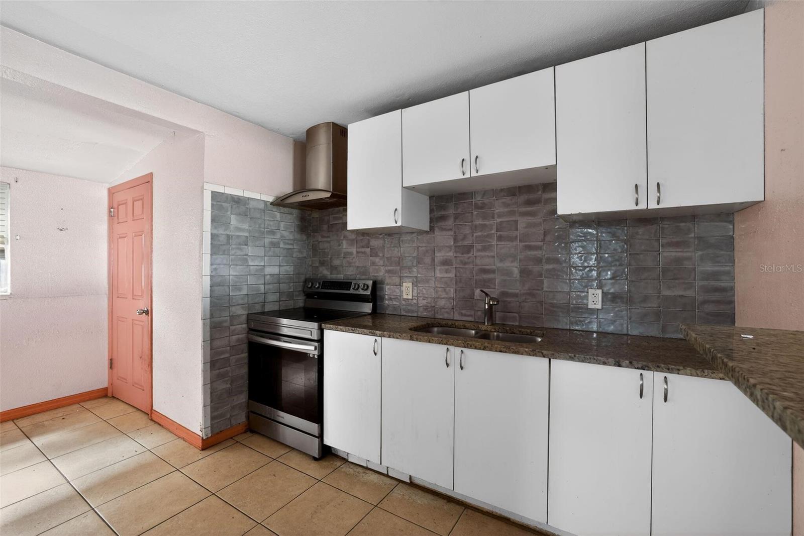 Image 17 of 31 For 300 52nd Street S