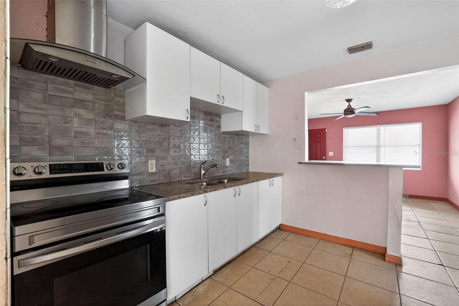 Image 20 of 31 For 300 52nd Street S