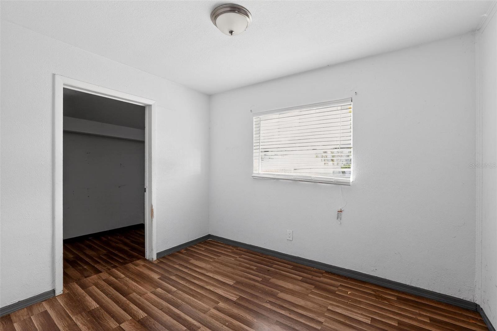 Image 24 of 31 For 300 52nd Street S