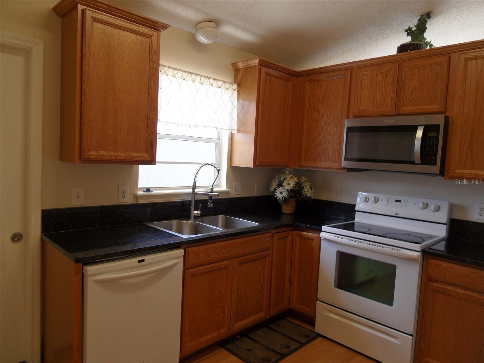 Image 8 of 35 For 276 San Gabriel Street