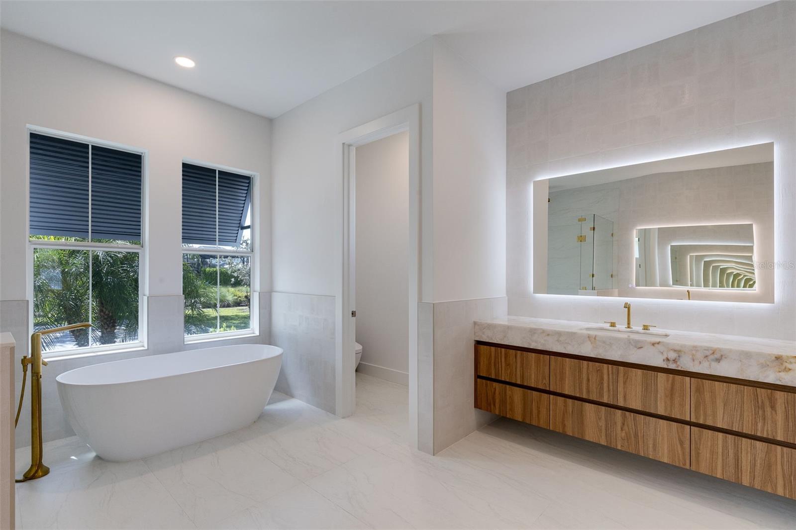 Image 29 of 45 For 43394 Waterside Trail