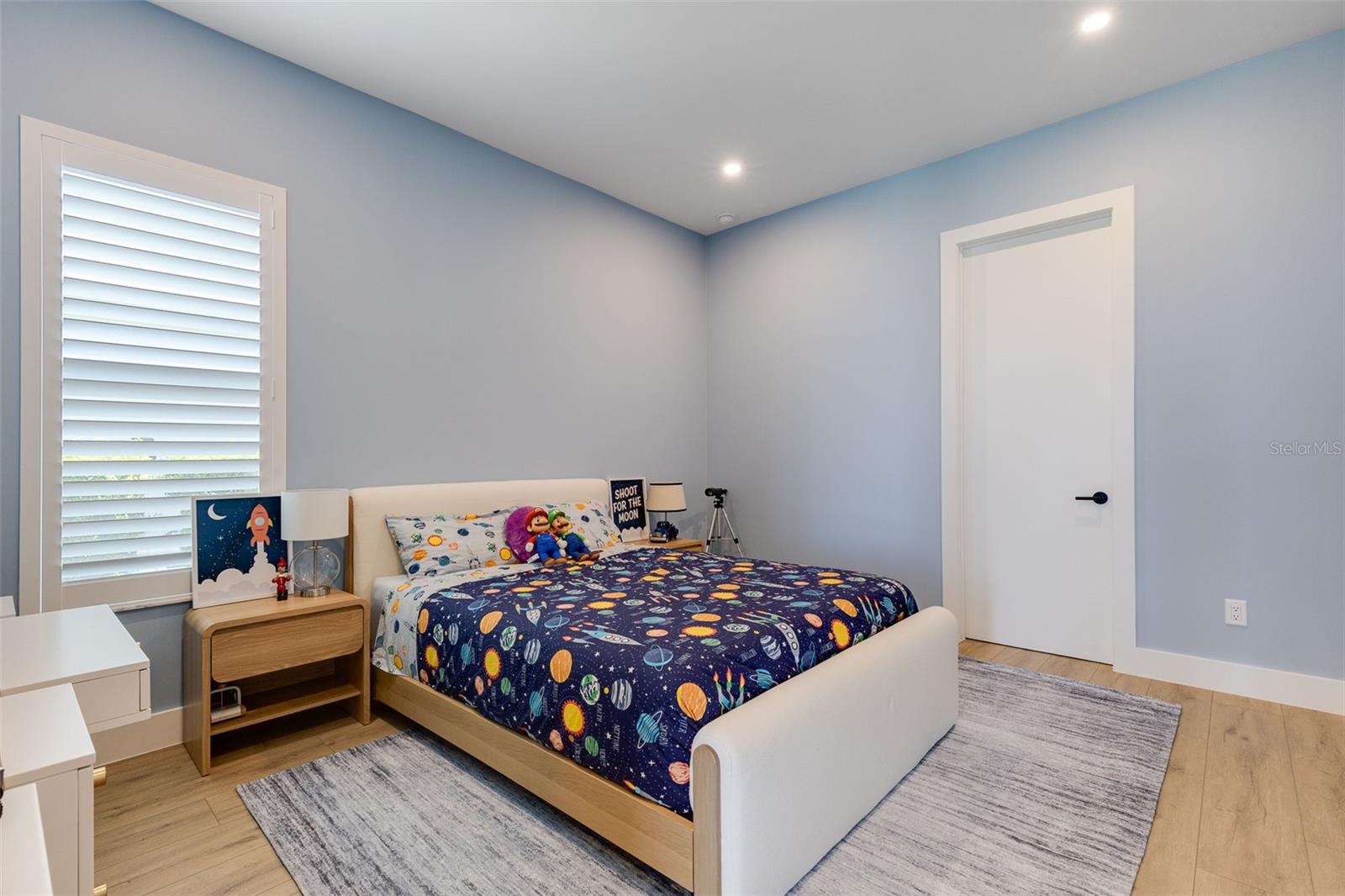 Image 32 of 45 For 43394 Waterside Trail