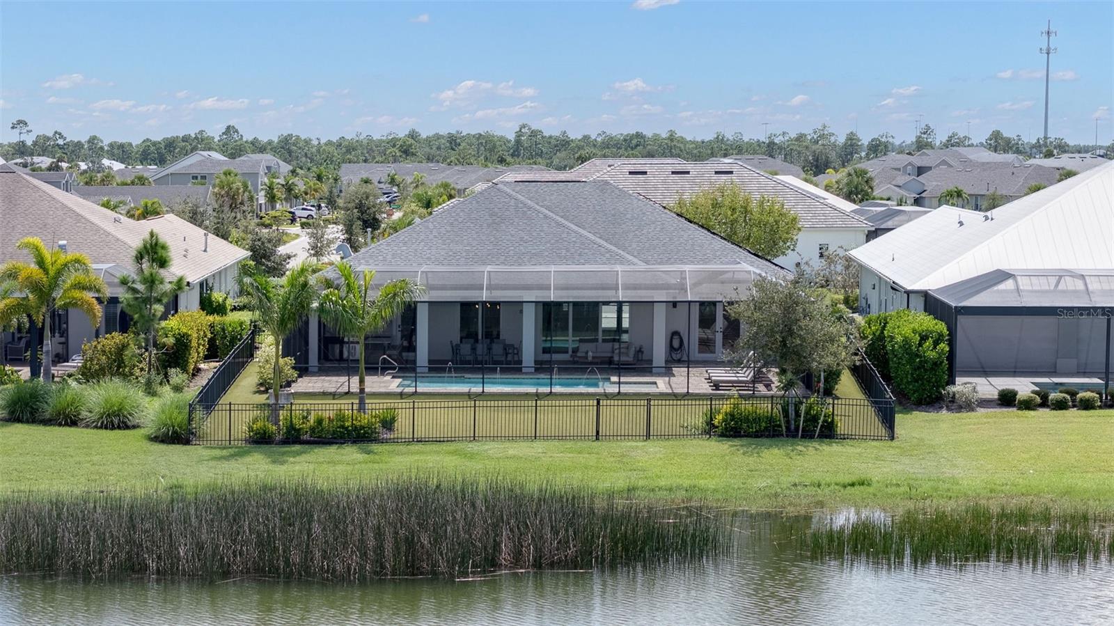 Image 37 of 45 For 43394 Waterside Trail