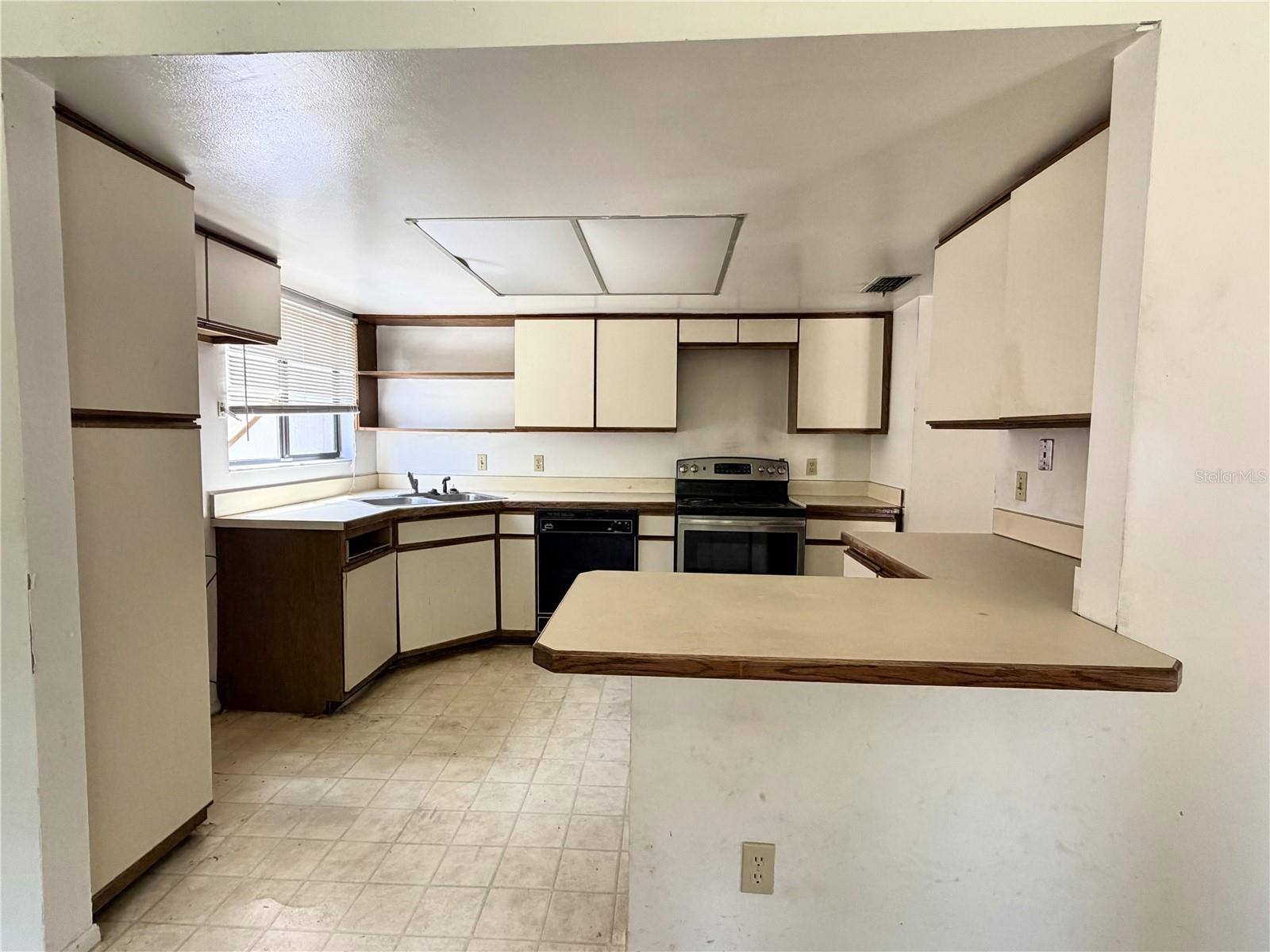 Image 3 of 10 For 5509 Lighthouse Road