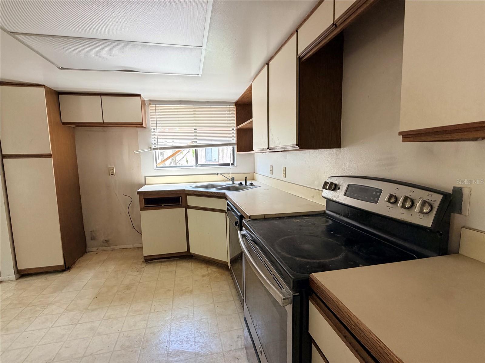 Image 4 of 10 For 5509 Lighthouse Road