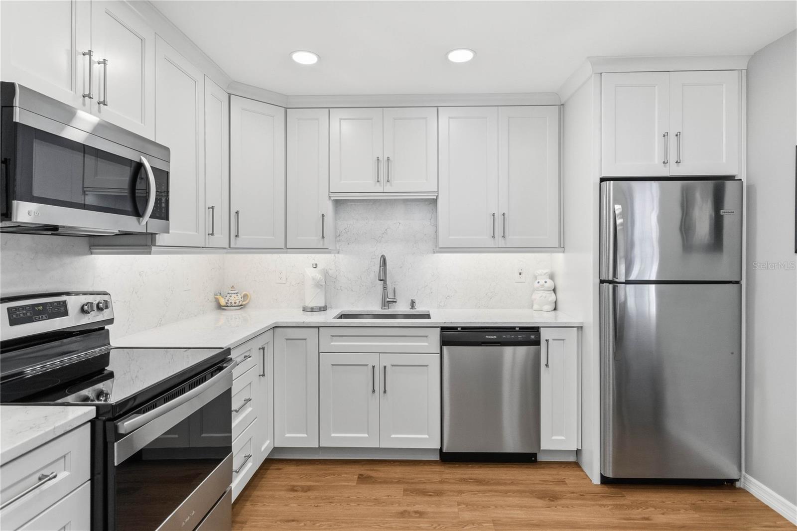 Image 10 of 30 For 6206 Bayhill Lane 6206