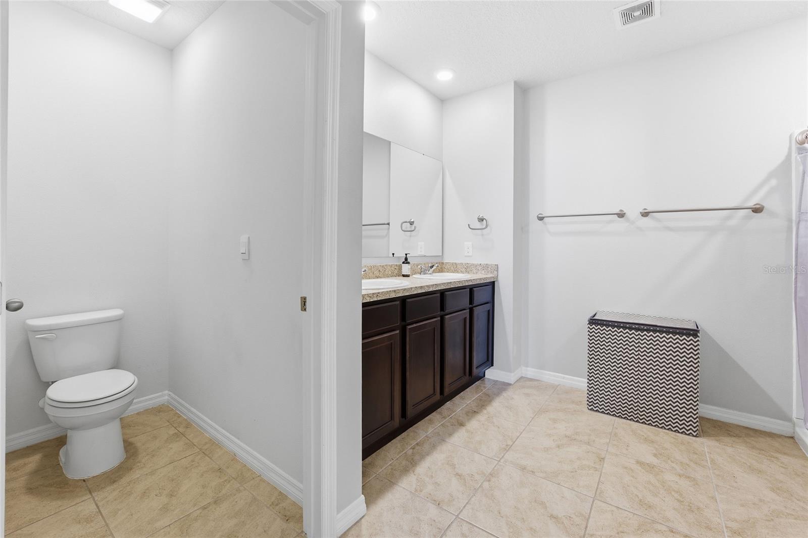 Image 11 of 44 For 2557 Shamrock Street