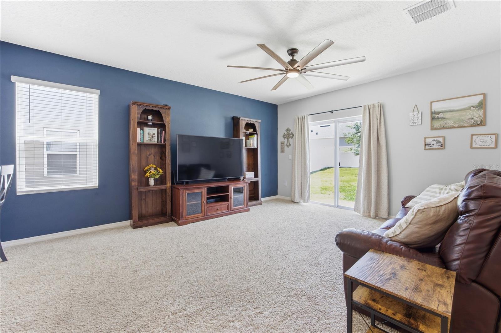 Image 19 of 44 For 2557 Shamrock Street