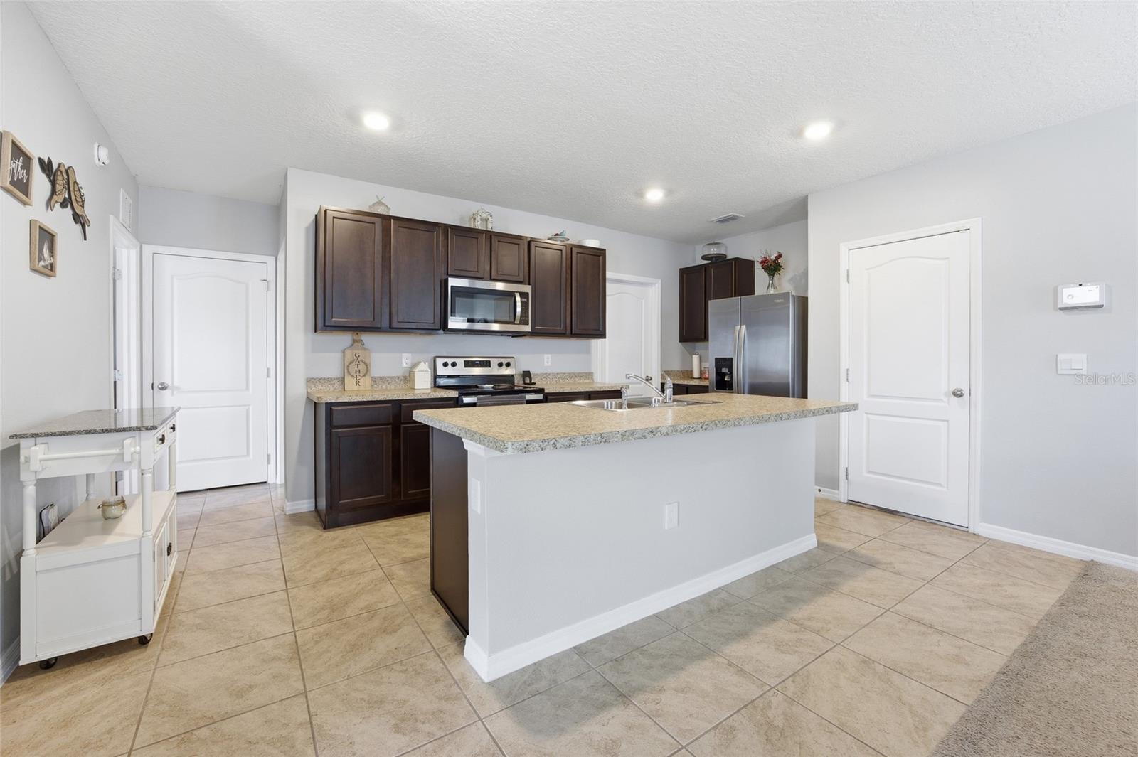 Image 23 of 44 For 2557 Shamrock Street