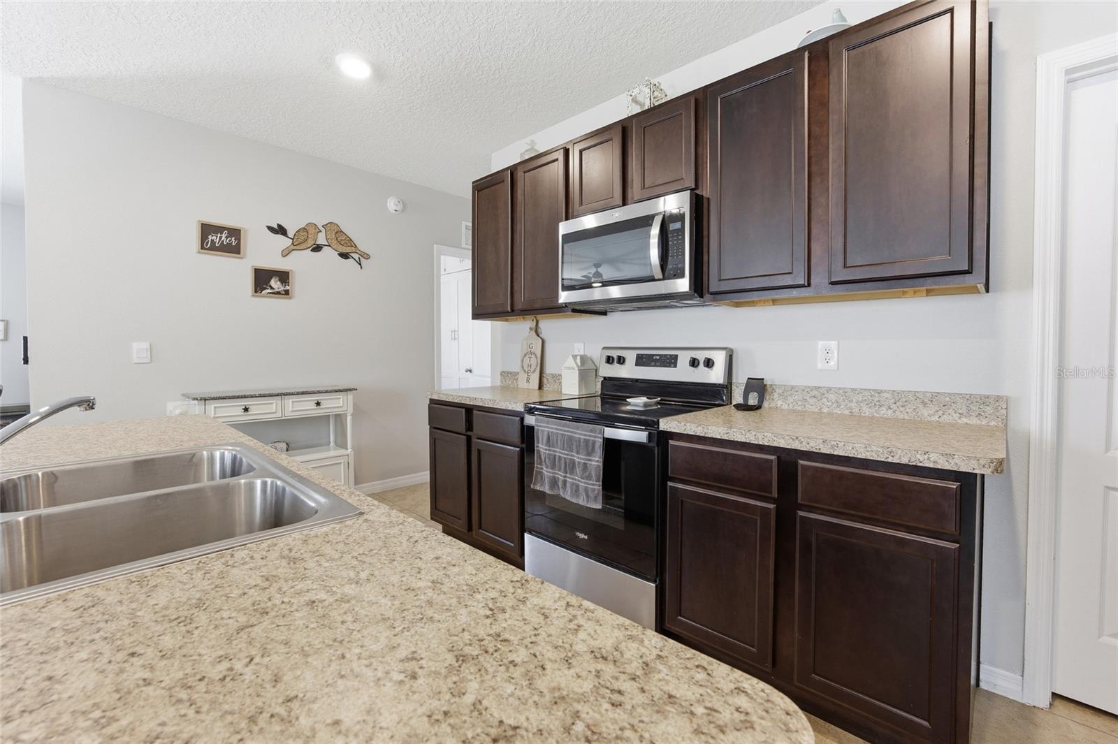 Image 25 of 44 For 2557 Shamrock Street