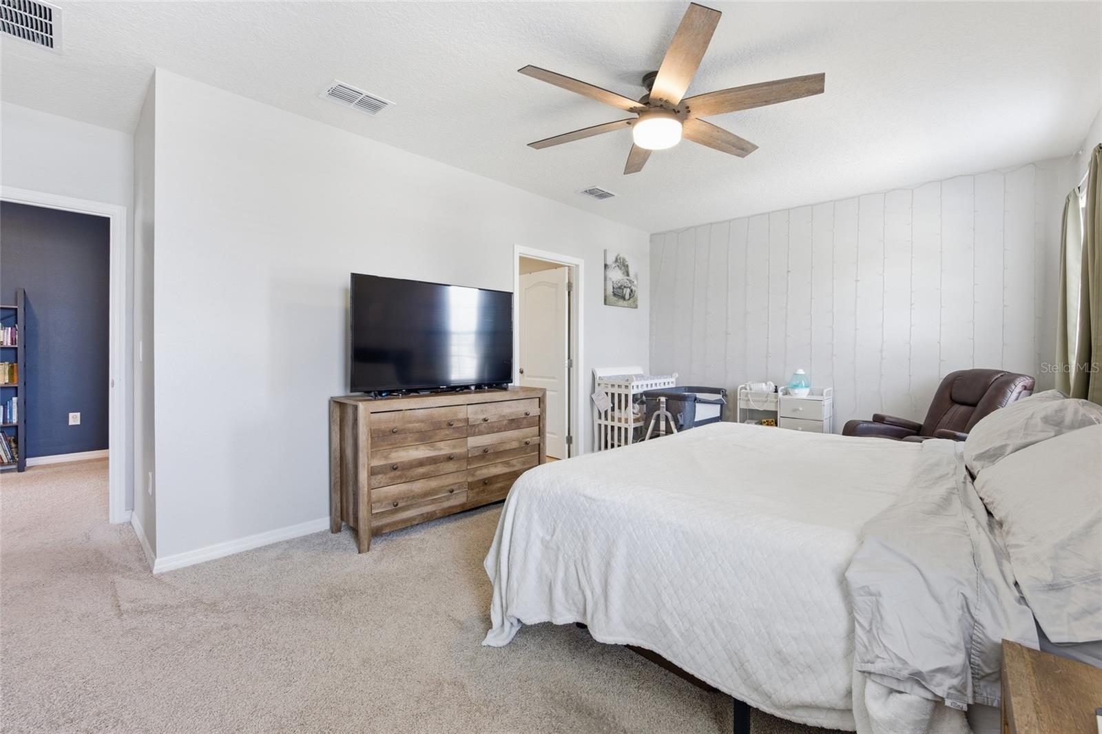 Image 33 of 44 For 2557 Shamrock Street