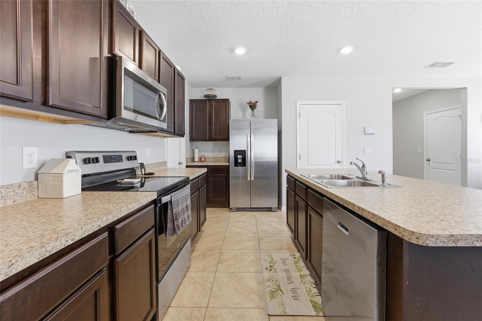 Image 7 of 44 For 2557 Shamrock Street