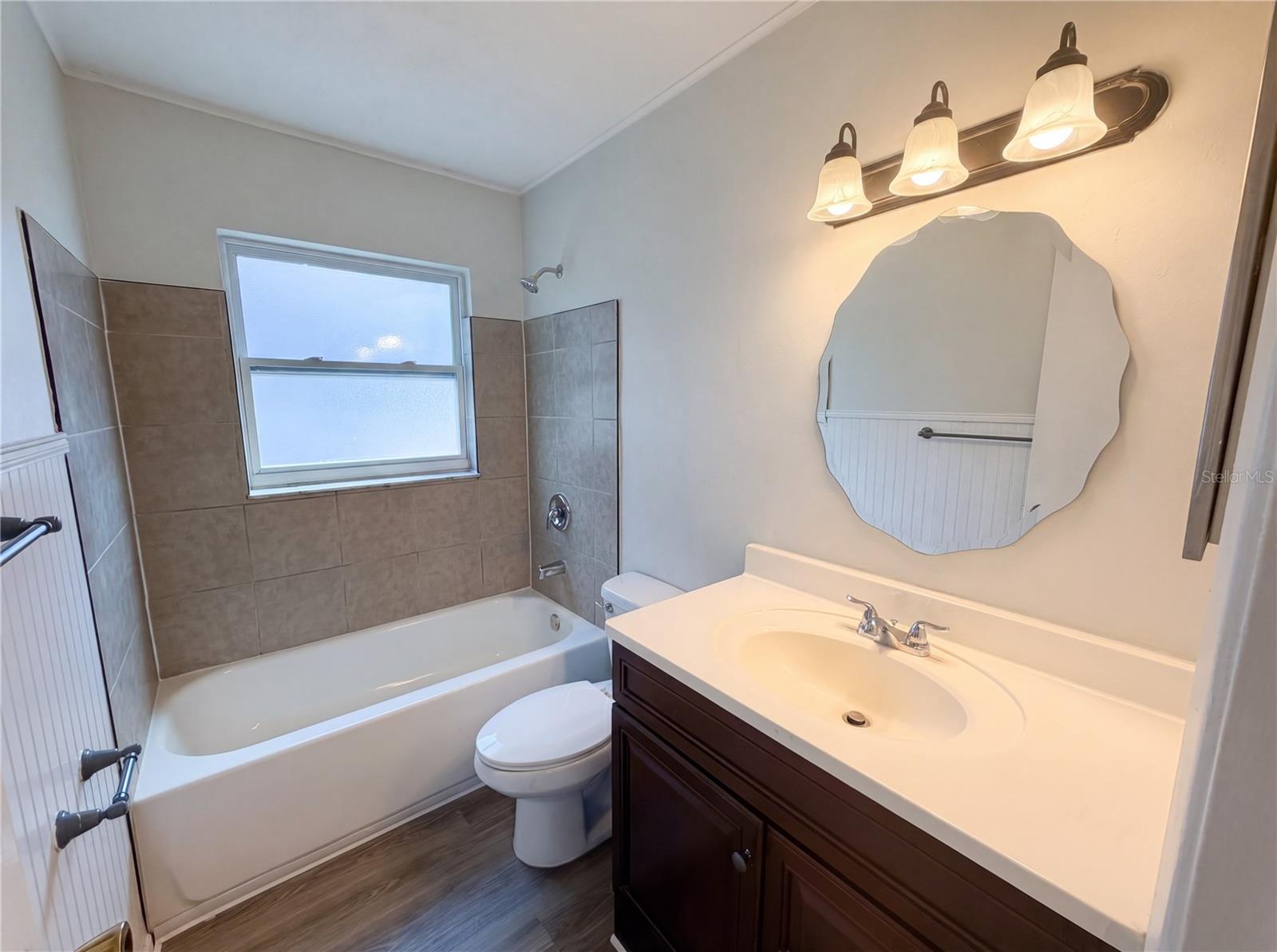 Listing photo id 5 for 3130 Ludlow Drive