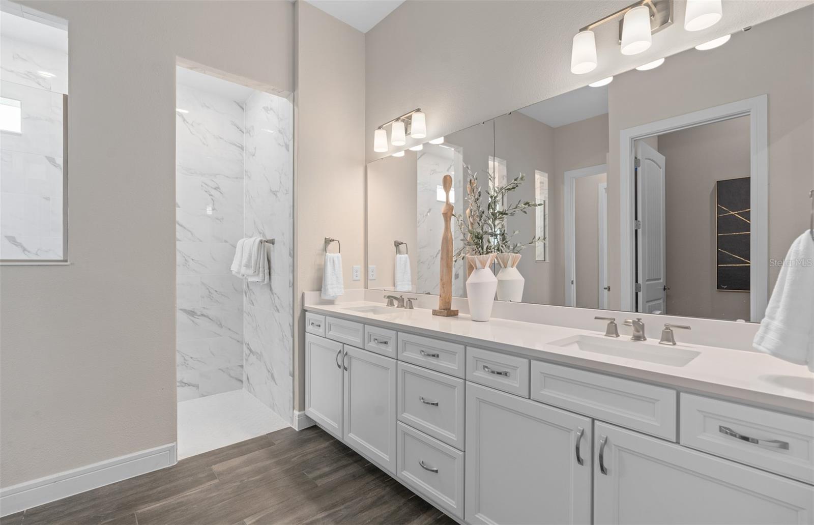 Image 25 of 35 For 15563 Orchid Rose Court